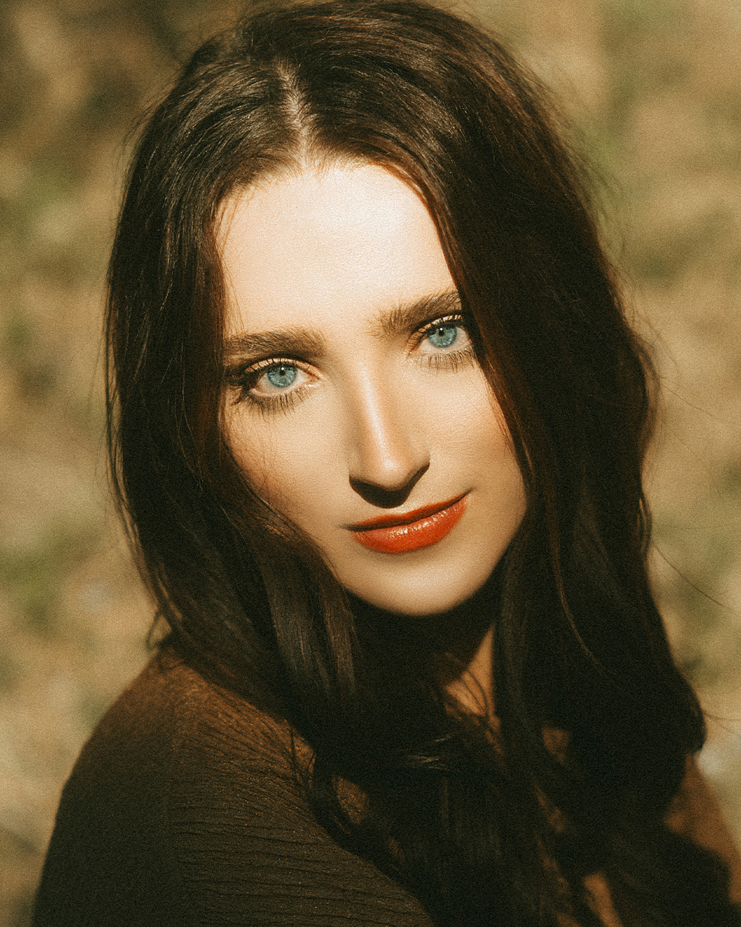 Mysteriously Elegant: Storytelling with Creative Portrait Techniques — photograph 10 of 10
